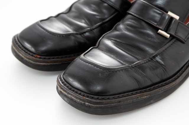 革靴のクリーニングの方法とは？メリットや相場なども解説